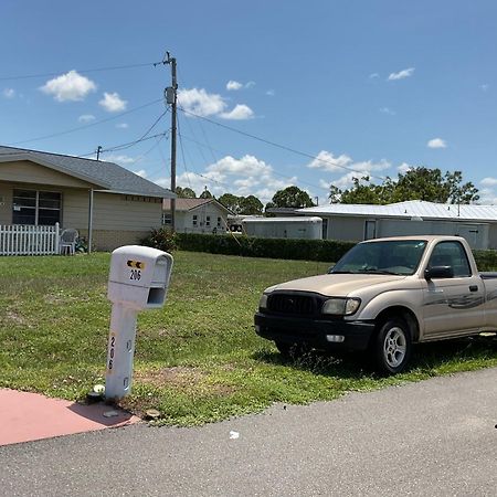 Happy Rest Stop House North Fort Myers Exteriör bild